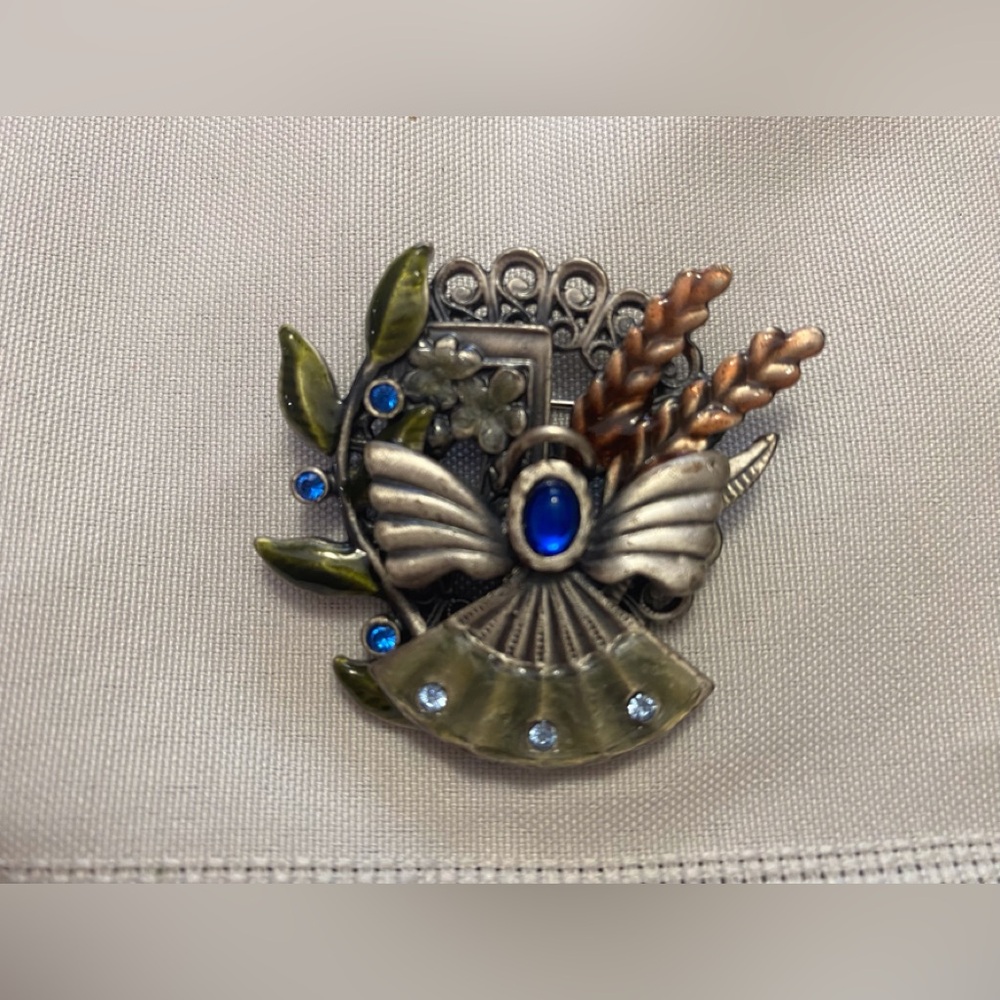 Costume Fashion Pin
